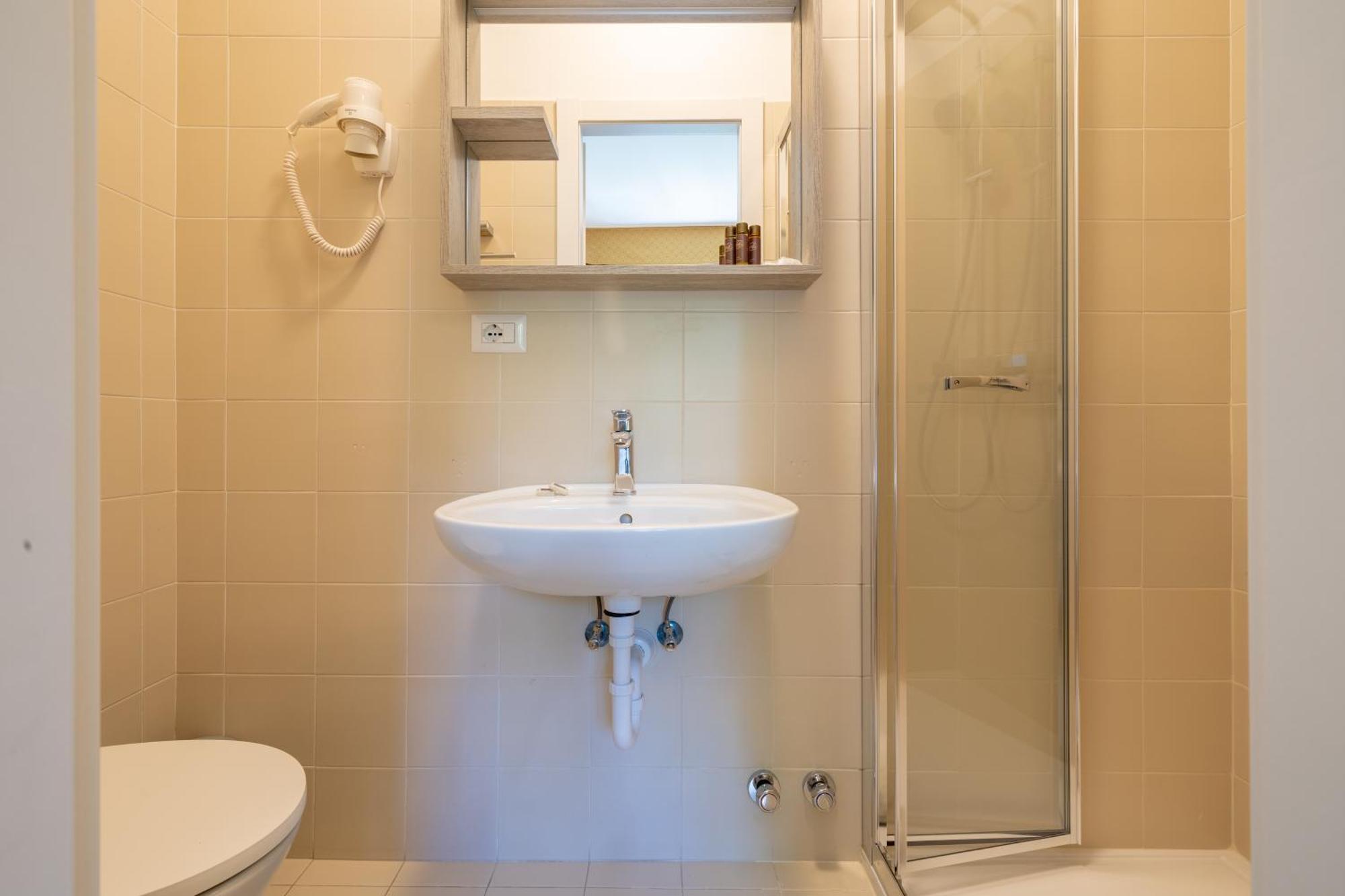 Albergo Villa Edy 트레메쪼 외부 사진